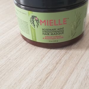 Mielle Rosemary Mint Strengthening Hair Masque